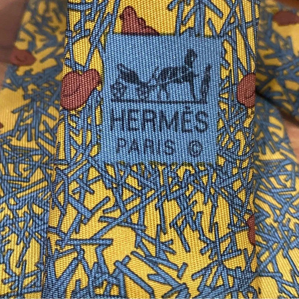 HERMÈS Paris 7364 PA Yellow Blue Quail Bird Chick Straw Print 100% Silk Necktie - Picture 9 of 15